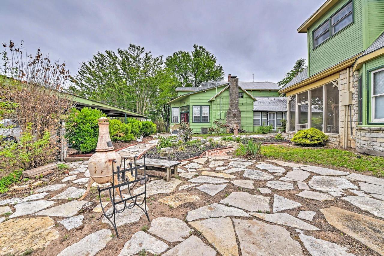 The Lilly House Historic Glen Rose Home With Porch! Экстерьер фото