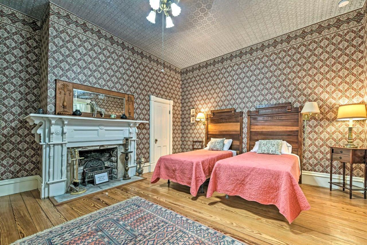 The Lilly House Historic Glen Rose Home With Porch! Экстерьер фото